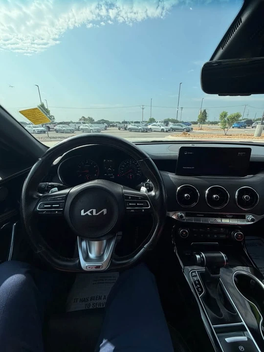 2022 Kia Stinger - Image 7 of 9