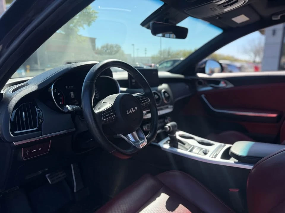 2022 Kia Stinger GT - Image 14 of 20