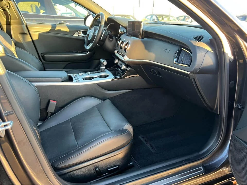 2022 Kia Stinger GT - Image 2 of 11