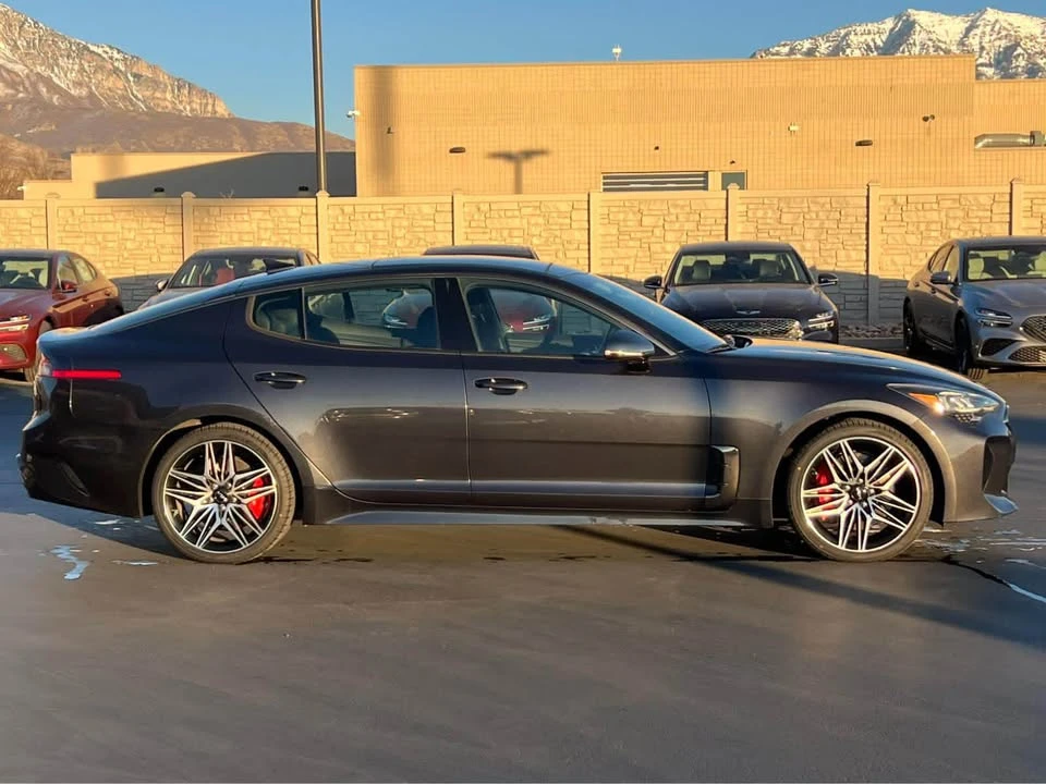 2022 Kia Stinger GT - Image 8 of 11