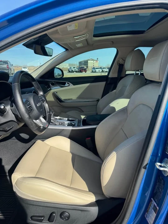 2022 Kia Stinger GT - Image 12 of 15
