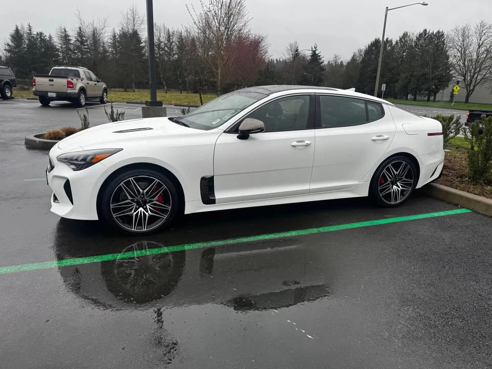 2022 Kia Stinger GT - Image 2 of 13