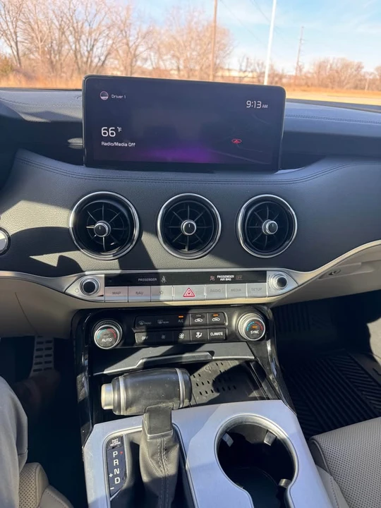 2022 Kia Stinger GT - Image 13 of 15