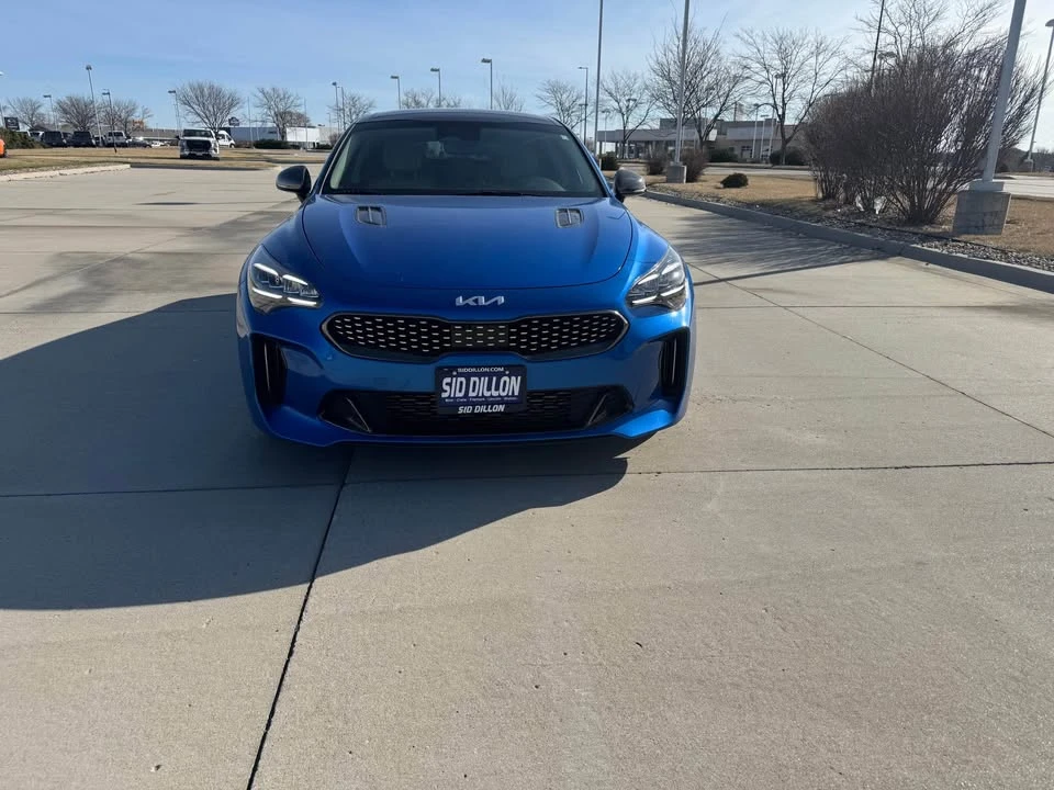 2022 Kia Stinger GT - Image 2 of 15