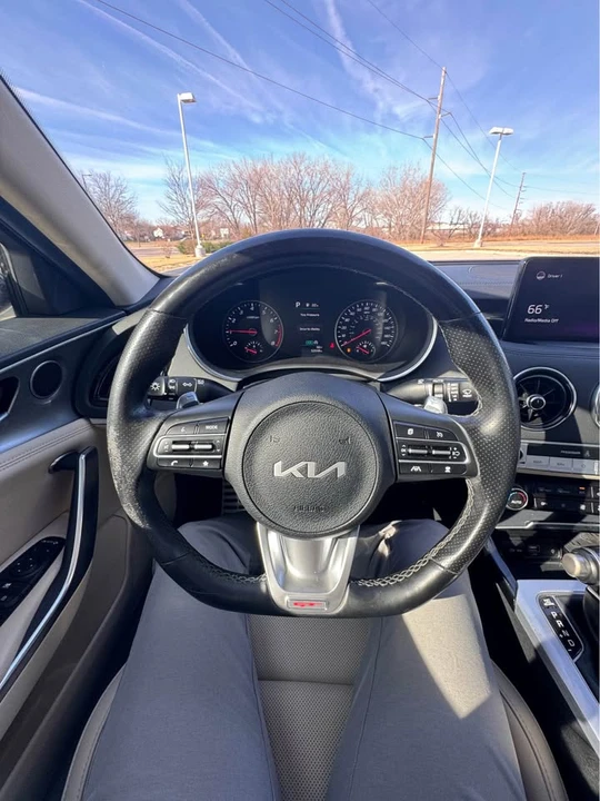 2022 Kia Stinger GT - Image 14 of 15
