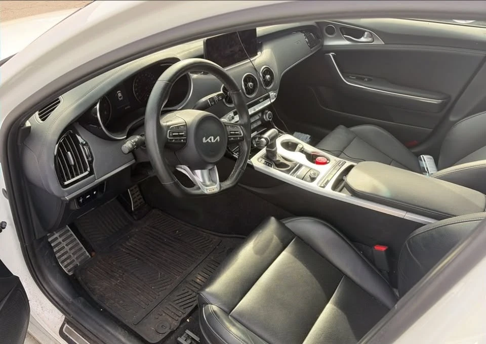 2022 Kia Stinger GT - Image 11 of 13