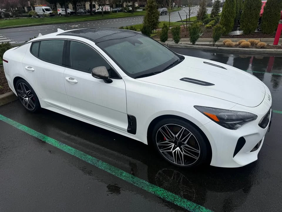 2022 Kia Stinger GT - Image 8 of 13