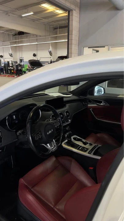 2022 Kia Stinger GT - Image 2 of 6