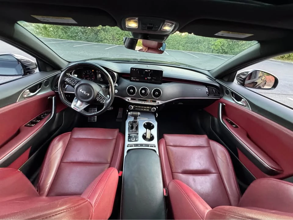 2022 Kia Stinger GT - Image 9 of 14