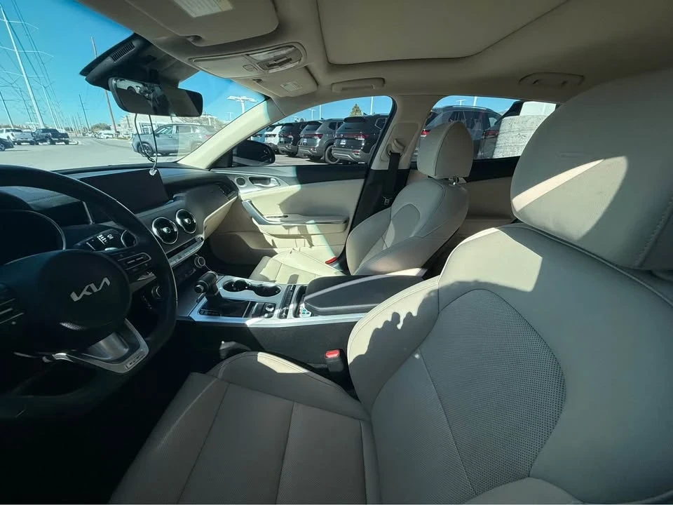 2022 Kia Stinger GT - Image 2 of 6