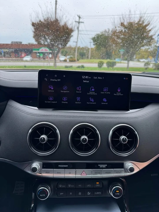 2022 Kia Stinger GT - Image 18 of 20