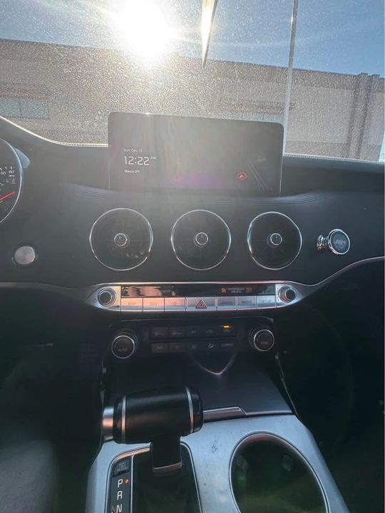2022 Kia Stinger GT - Image 11 of 14