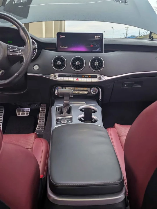 2022 Kia Stinger GT - Image 8 of 11
