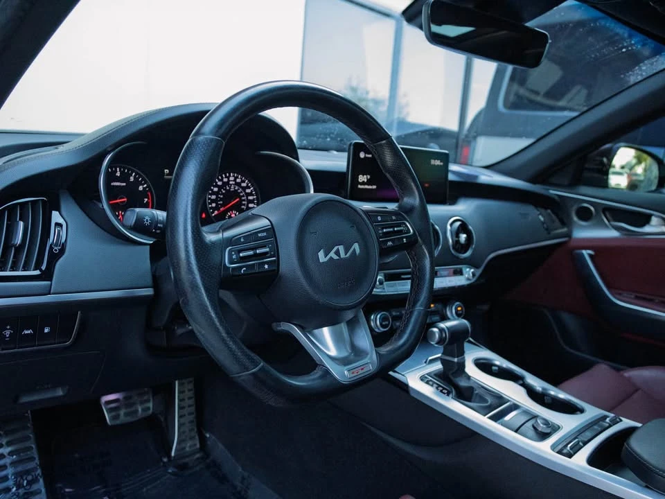 2022 Kia Stinger GT - Image 11 of 16