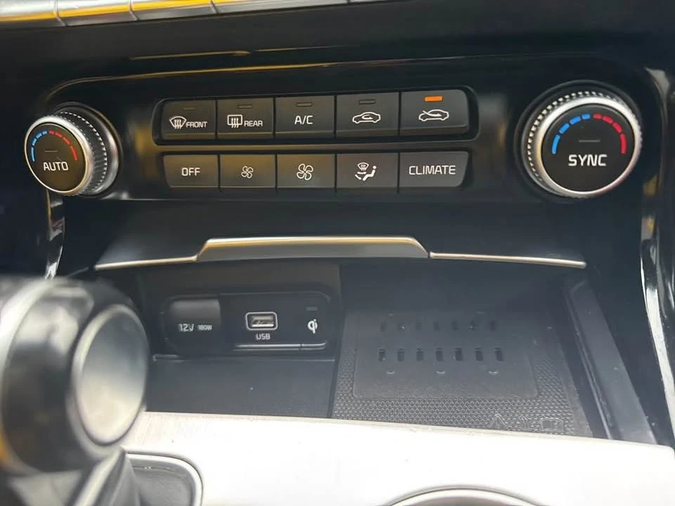 2022 Kia Stinger GT - Image 15 of 17