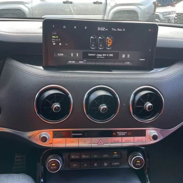 2022 Kia Stinger GT - Image 12 of 17