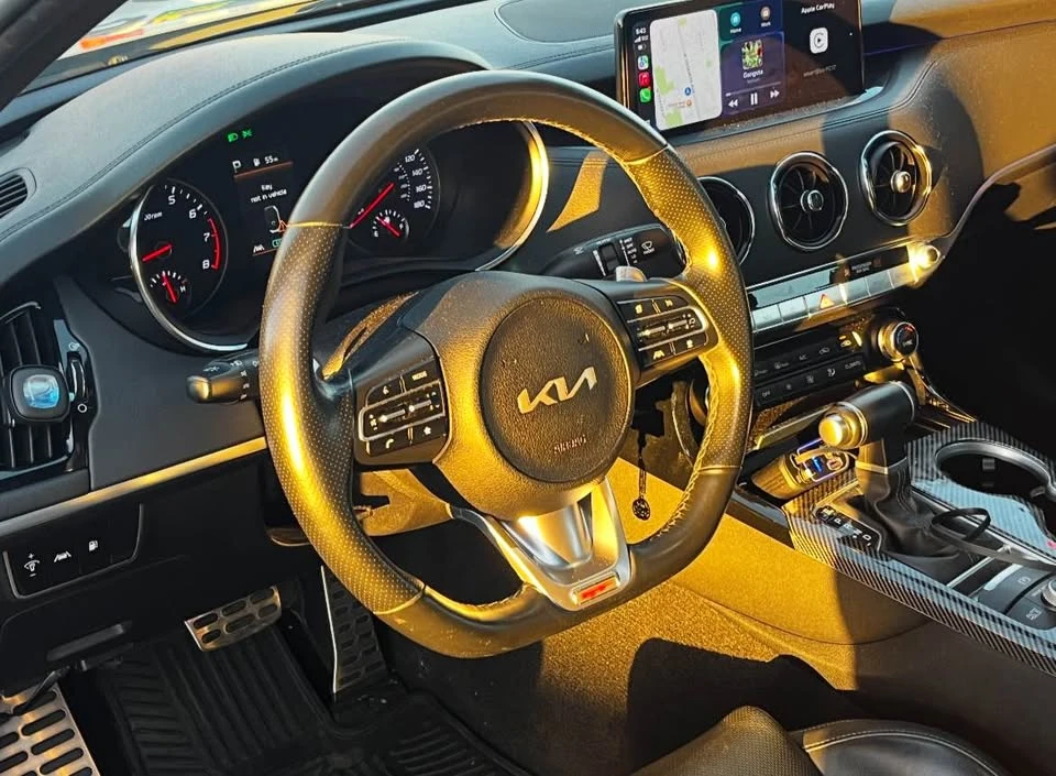 2022 Kia Stinger GT - Image 9 of 12