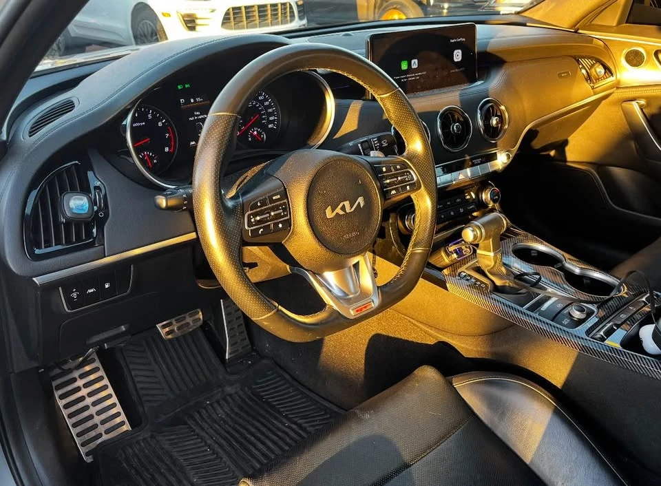 2022 Kia Stinger GT - Image 8 of 12
