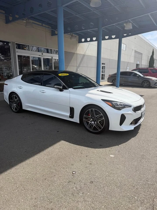 2022 Kia Stinger GT - Image 2 of 5