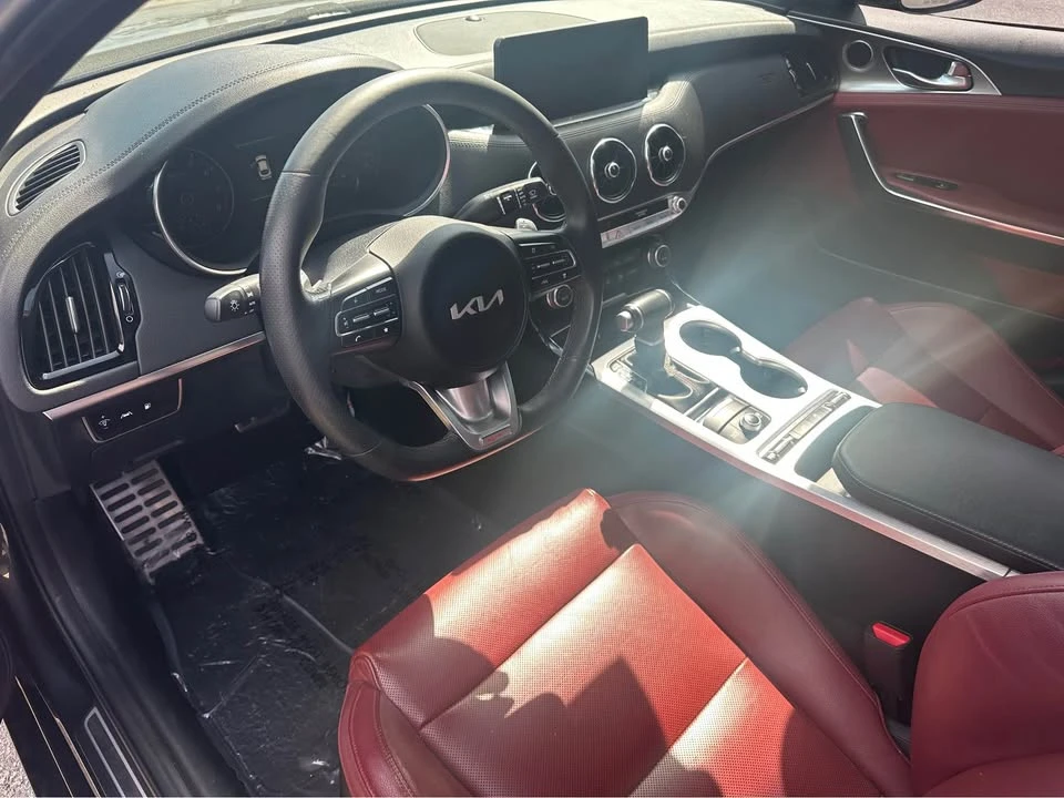2022 Kia Stinger GT - Image 9 of 14