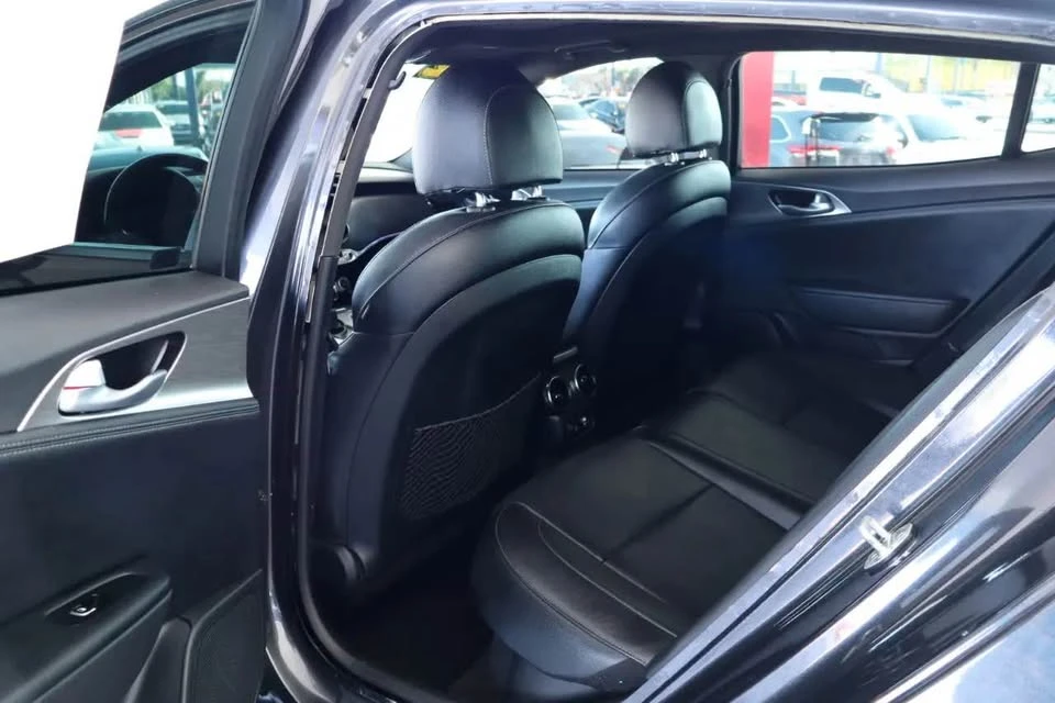 2022 Kia Stinger GT - Image 7 of 10