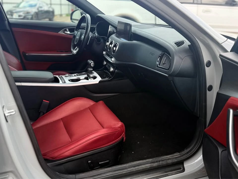 2022 Kia Stinger GT - Image 4 of 8