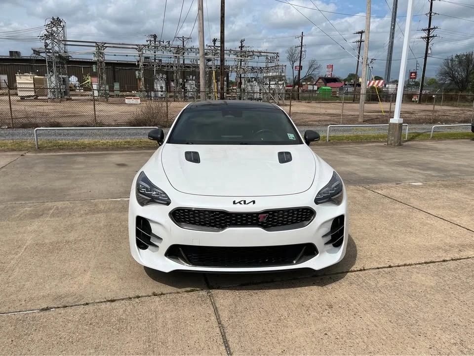 2022 Kia Stinger GT - Image 9 of 15
