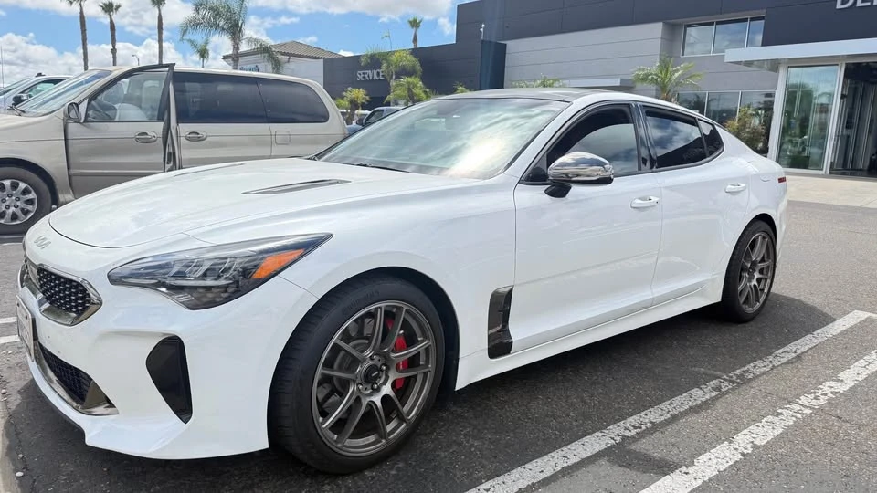 2022 Kia Stinger GT - Image 2 of 6