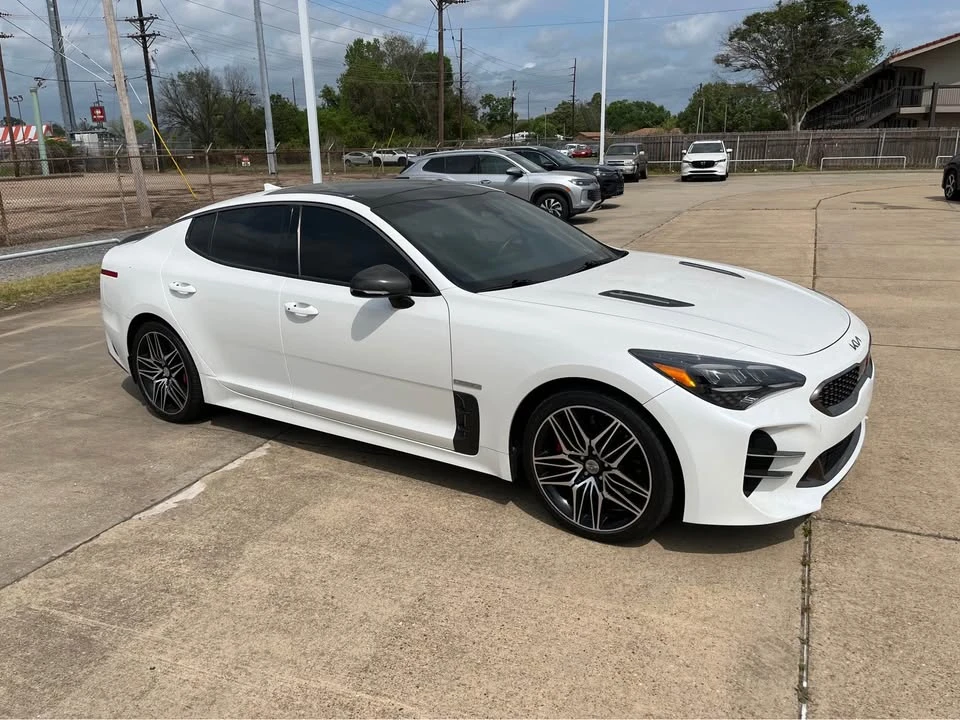 2022 Kia Stinger GT - Image 8 of 15