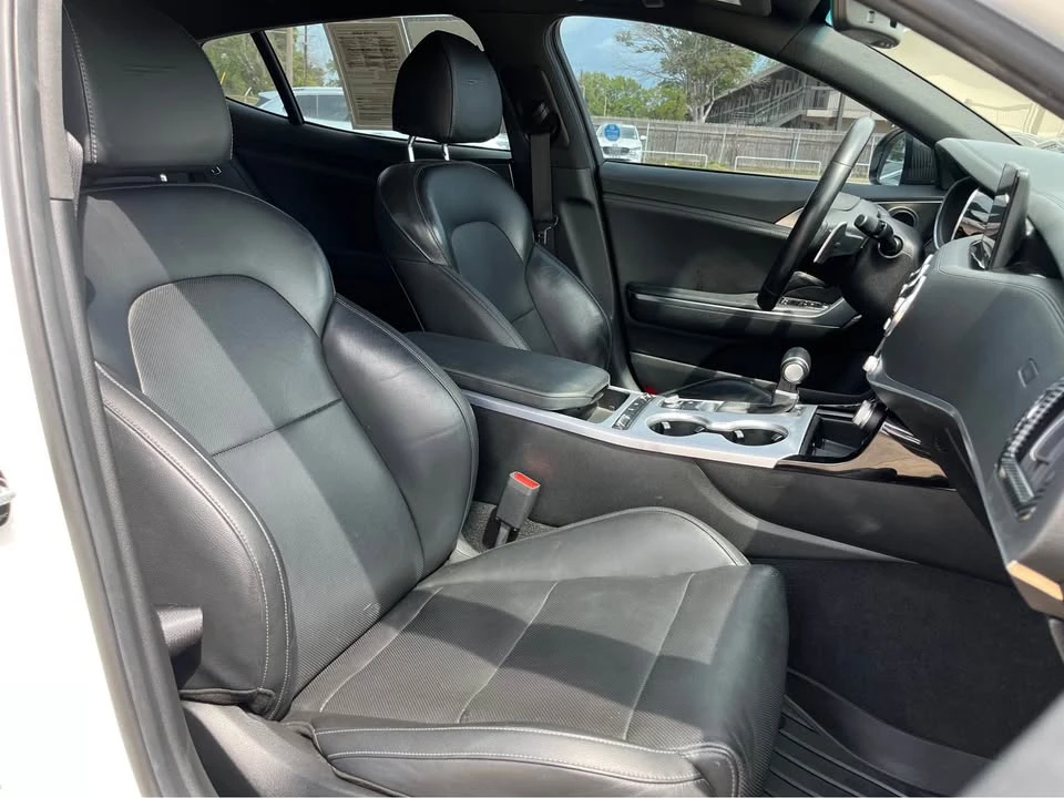 2022 Kia Stinger GT - Image 10 of 15