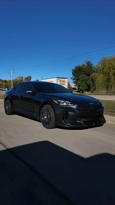 2022 Kia Stinger GT - Image 2 of 7
