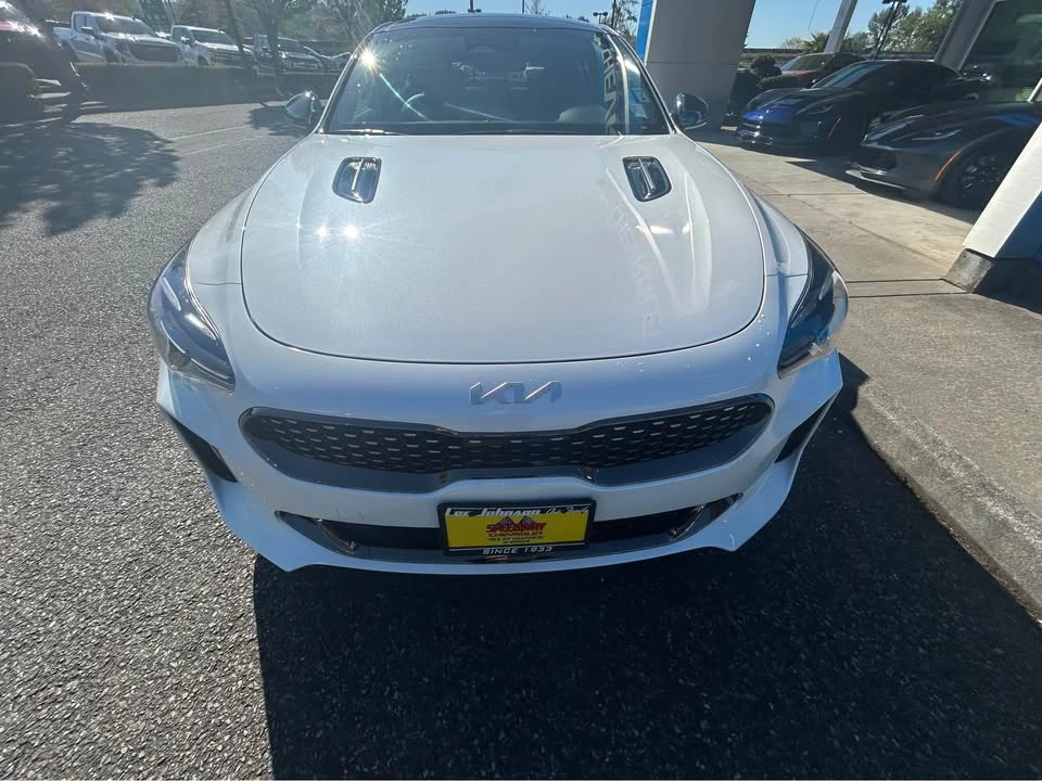 2022 Kia Stinger GT - Image 2 of 7
