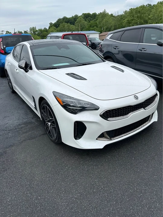 2022 Kia Stinger GT - Image 2 of 6