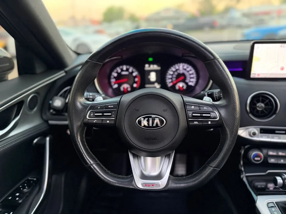 2022 Kia Stinger GT - Image 11 of 19