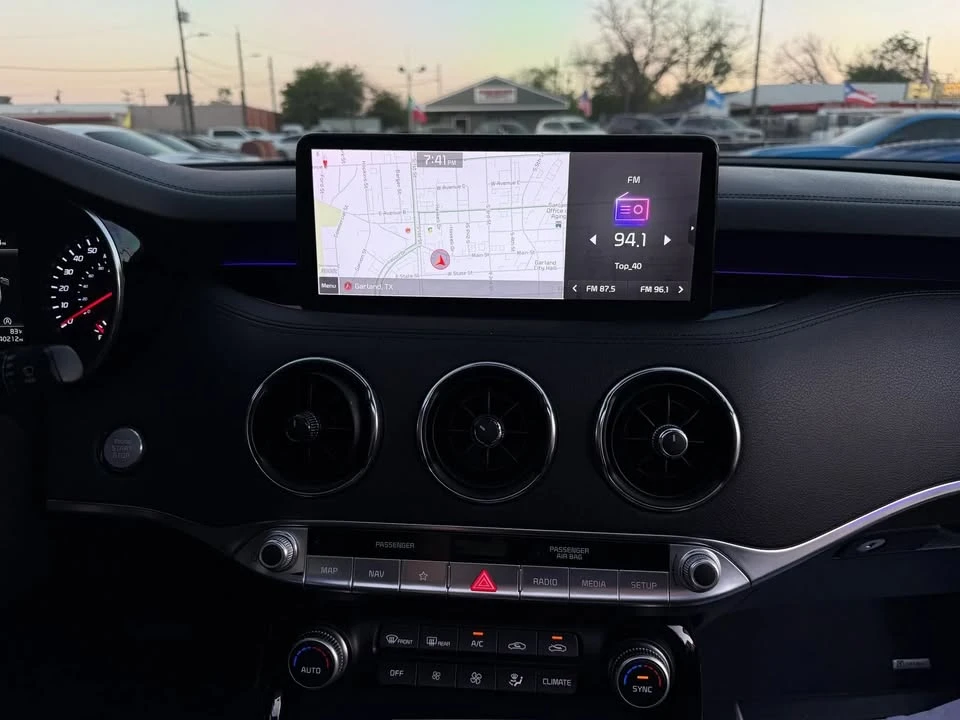 2022 Kia Stinger GT - Image 15 of 19