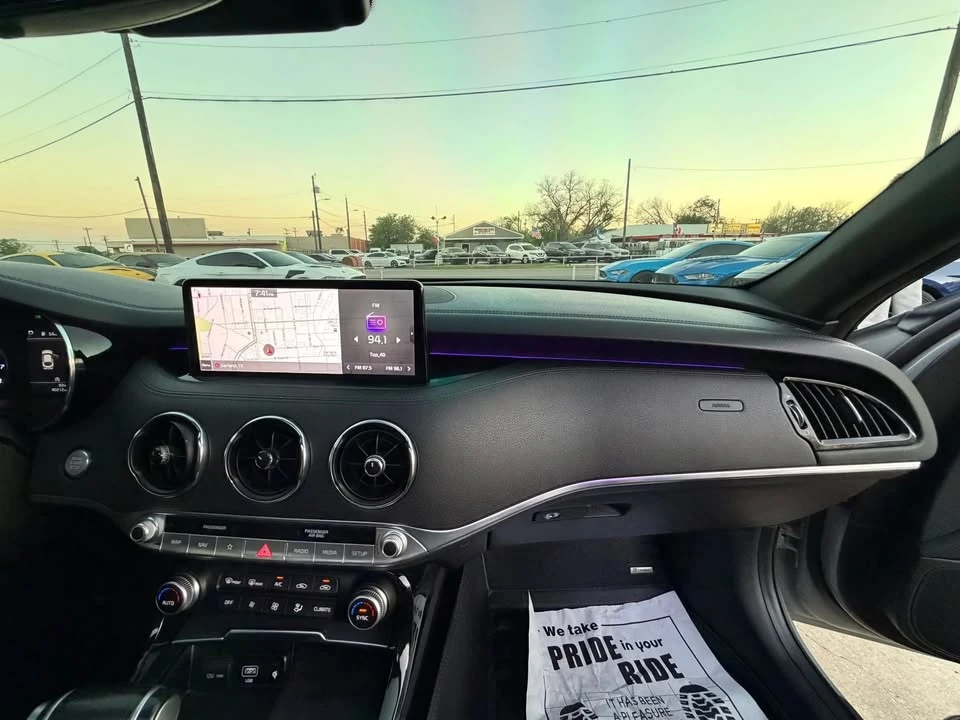 2022 Kia Stinger GT - Image 13 of 19