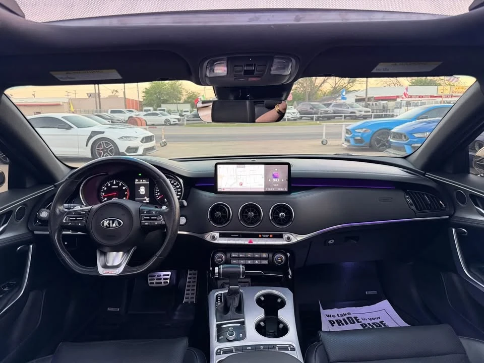 2022 Kia Stinger GT - Image 10 of 19
