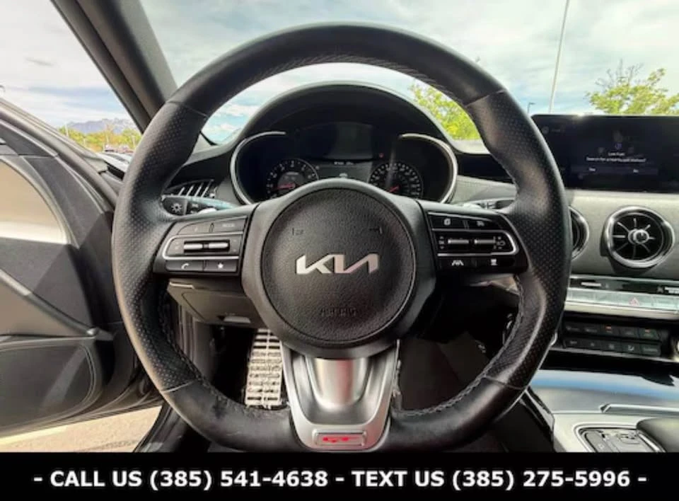 2022 Kia Stinger GT - Image 10 of 12