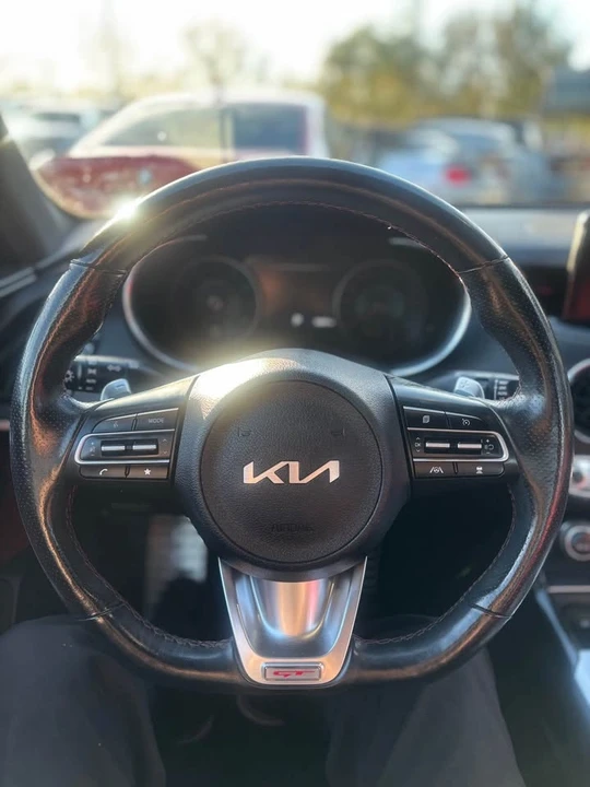 2022 Kia Stinger GT - Image 7 of 10