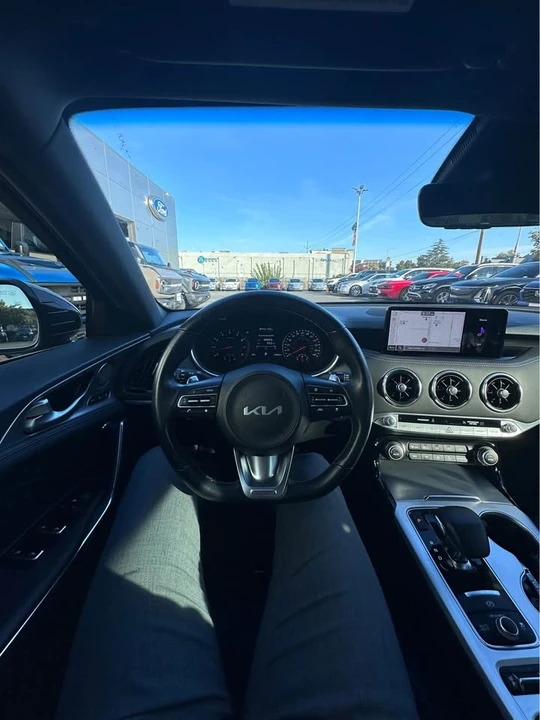 2022 Kia Stinger GT - Image 10 of 11