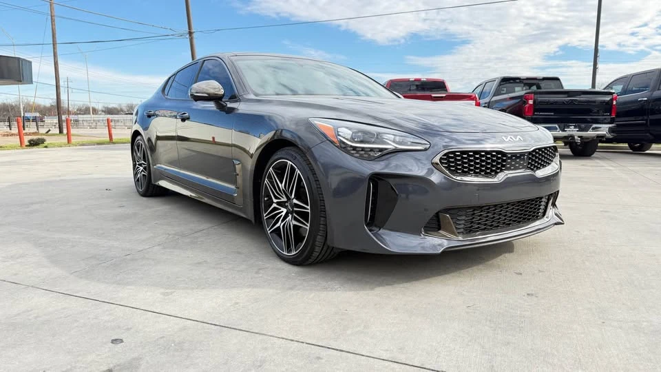 2022 Kia Stinger GT - Image 9 of 11