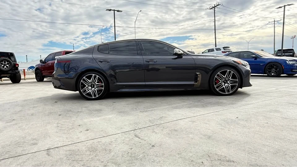 2022 Kia Stinger GT - Image 8 of 11