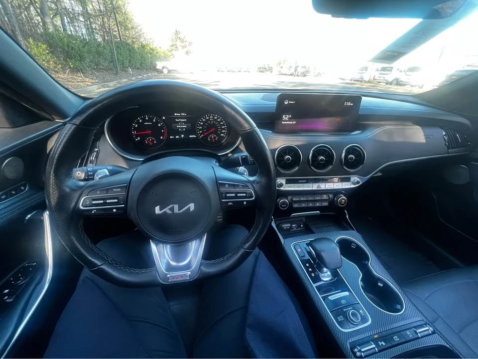 2022 Kia Stinger GT - Image 13 of 16