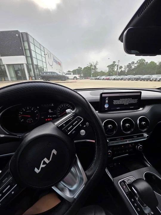 2022 Kia Stinger GT - Image 11 of 18