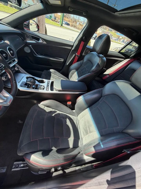 2022 Kia Stinger GT - Image 9 of 9