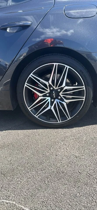 2022 Kia Stinger GT - Image 2 of 11