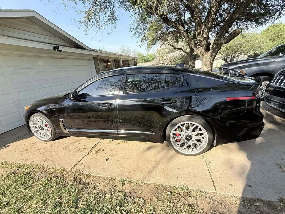 2022 Kia Stinger GT - Image 2 of 10