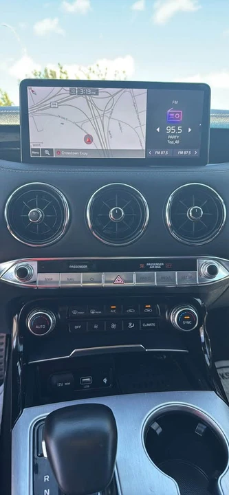 2022 Kia Stinger GT - Image 10 of 11
