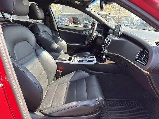 2022 Kia Stinger GT - Image 14 of 15