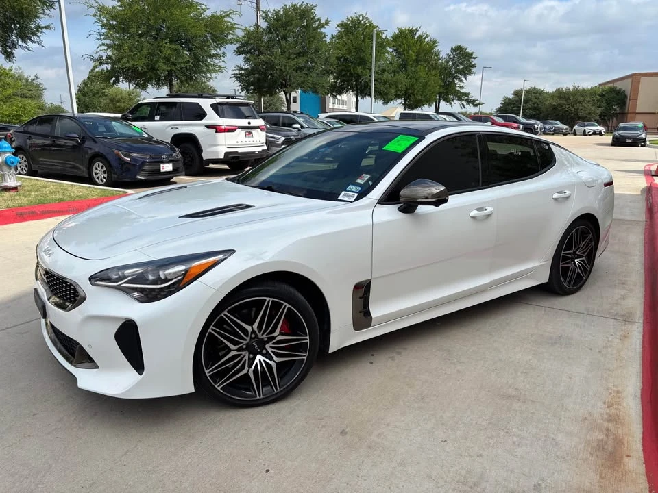 2022 Kia Stinger GT - Image 2 of 11
